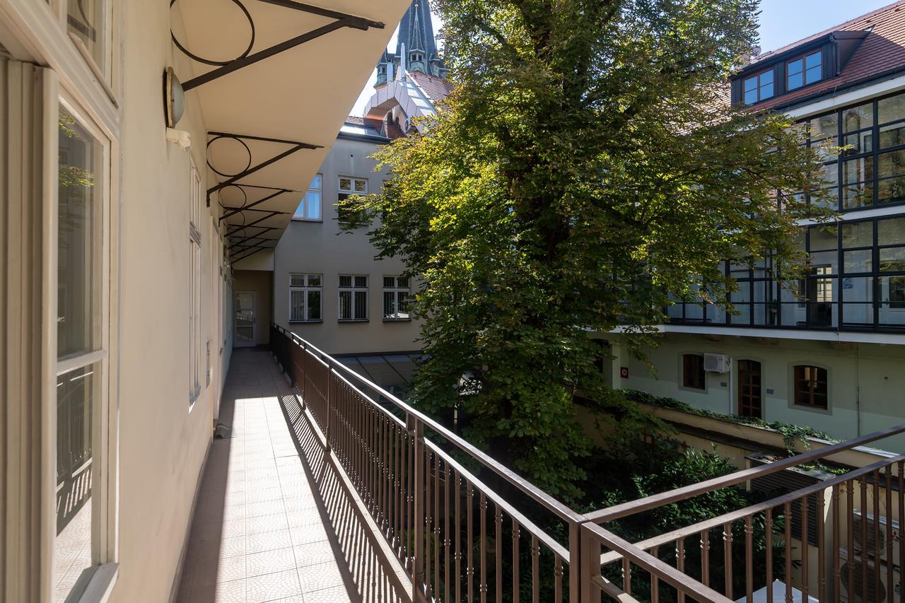 Spacious In The Heart Of Apartament Praga